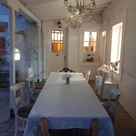Roselyn Manor House *